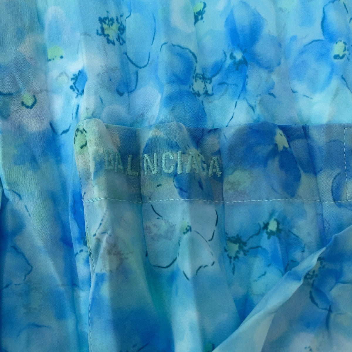 18589
BALENCIAGA バレンシアガ 花柄 サイズL ブルー ポリエステル 長袖シャツ ドレスシャツ ワンピース  レディース A40