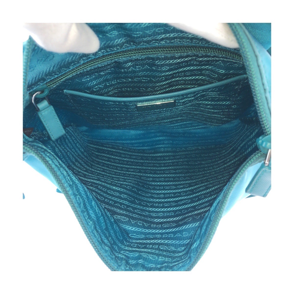 18593
PRADA プラダ テスート 三角ロゴプレート ライトブルー エメラルド シルバー金具 ナイロン ショルダーバッグ ポシェット  レディース ABP41