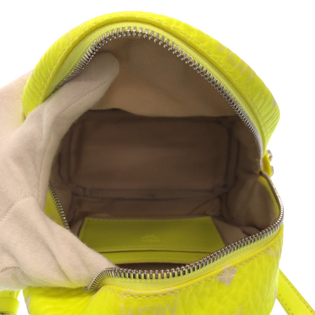 18598
MCM エム シー エム ヴィセスト イエロー ネオンカラー レザー リュックサック バックパック レディース AB40