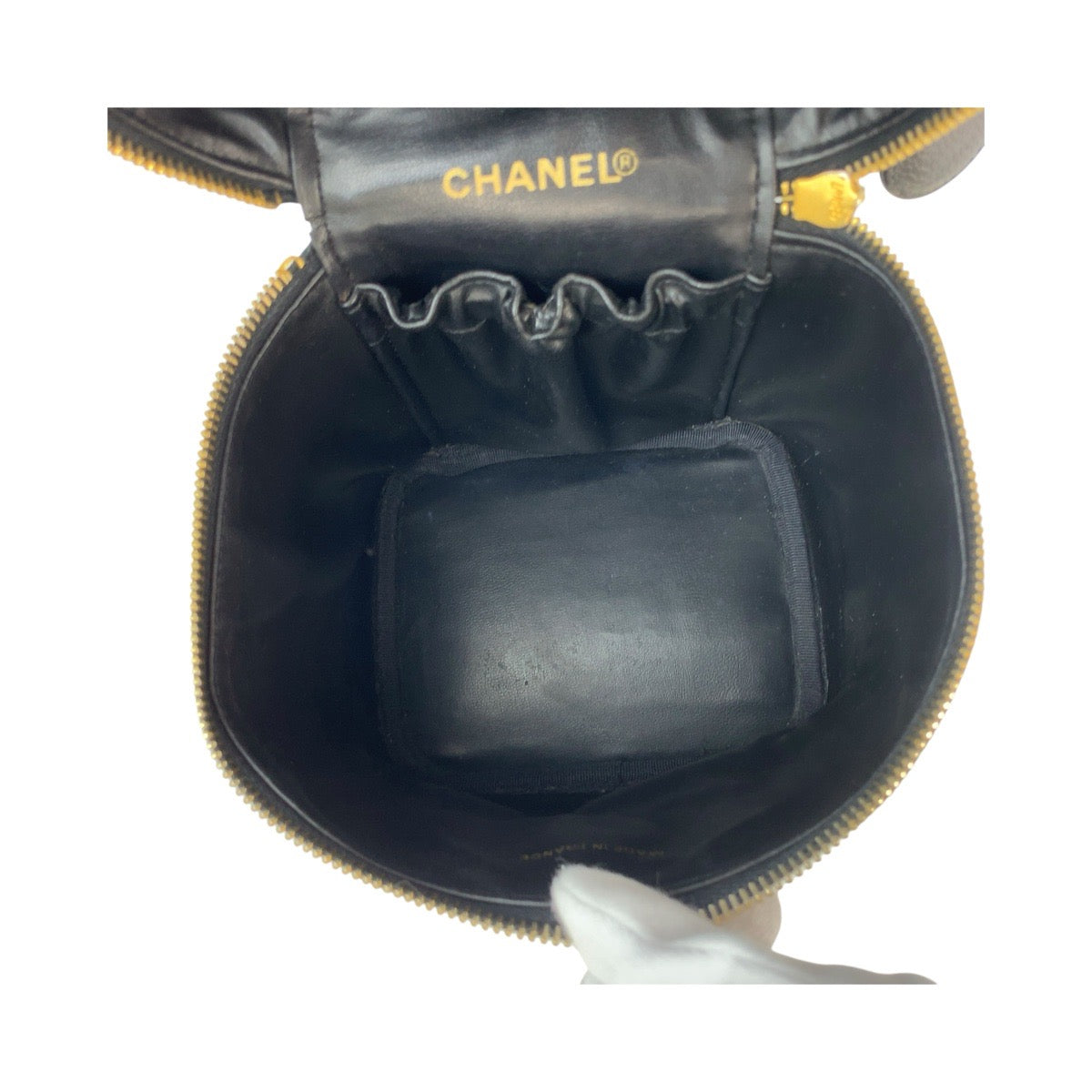 18609
CHANEL シャネル ココマーク ブラック 黒 ゴールド金具 キャビアスキン ハンドバッグ バニティバッグ  レディース ABP60