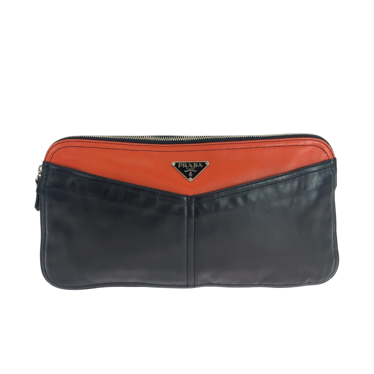 18637
PRADA プラダ 三角ロゴプレート 男女兼用 ブラック オレンジ シルバー金具 レザー クラッチバッグ セカンドバッグ レディース ABP22
