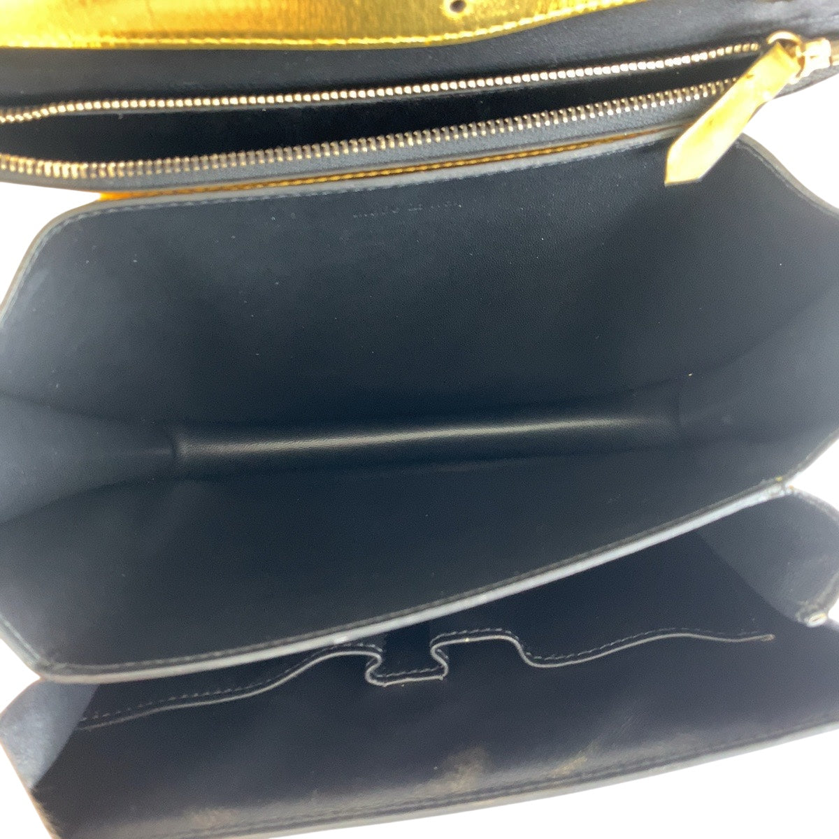 18642
CELINE セリーヌ ゴールド ゴールド金具 レザー ショルダーバッグ ポシェット レディース ABP72