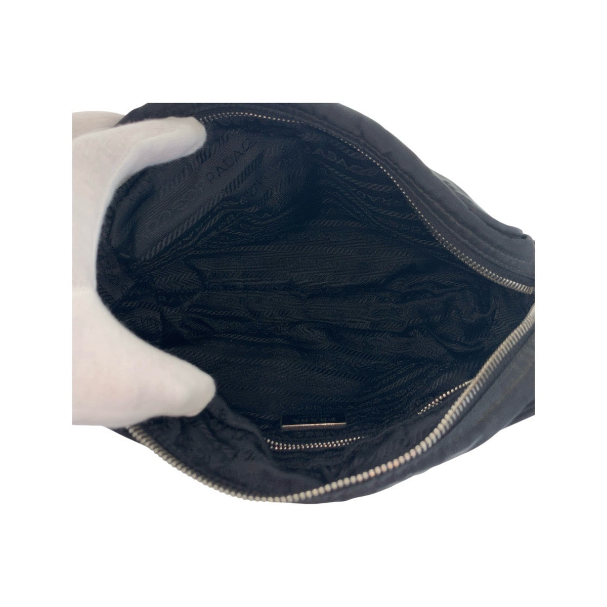 18645
PRADA プラダ テスート 三角ロゴプレート ブラック 黒 シルバー金具 ナイロン / レザー ショルダーバッグ ボディバッグ カメラバッグ メンズ AB48