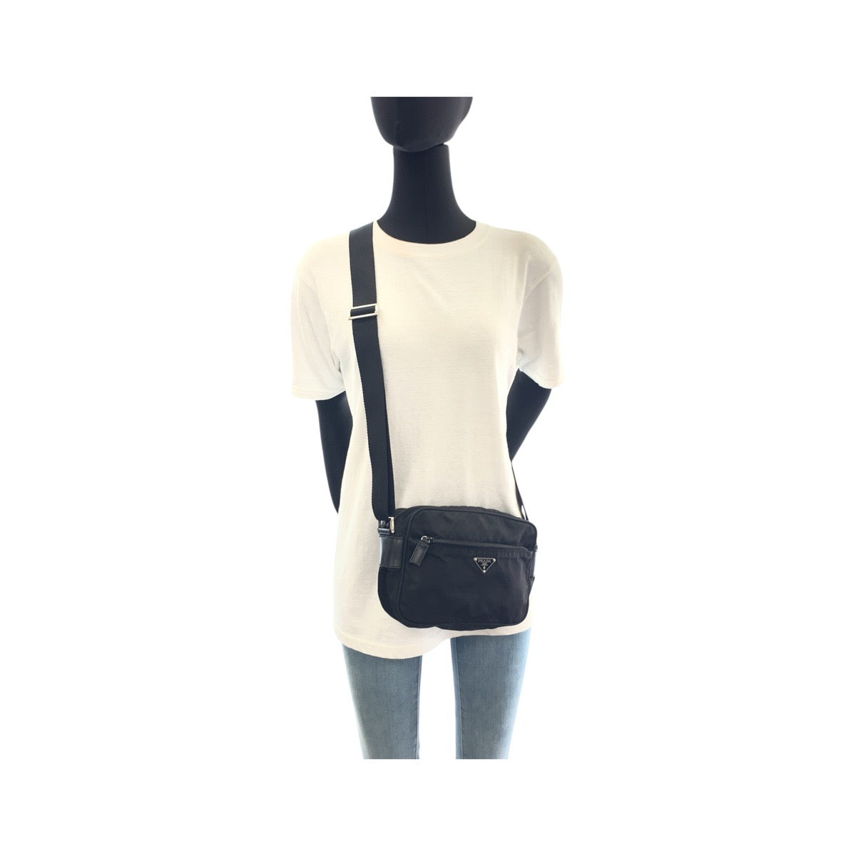 18651
PRADA プラダ テスート 三角ロゴプレート ブラック 黒 シルバー金具 ナイロン / レザー ショルダーバッグ メッセンジャーバッグ  レディース ABP48