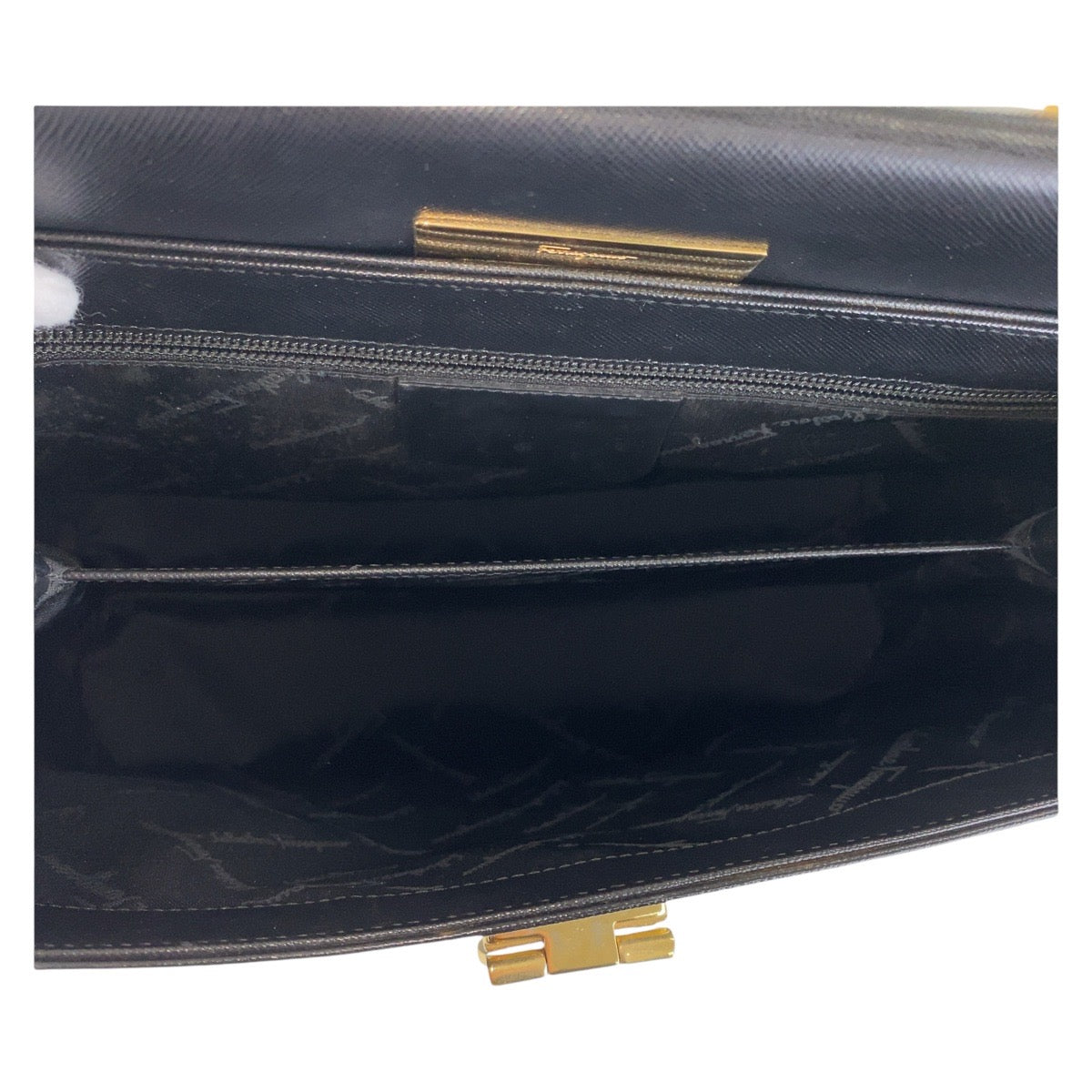 18697
Salvatore Ferragamo サルヴァトーレフェラガモ ガンチーニ ブラック 黒 ゴールド金具 レザー ハンドバッグ  レディース ABP40
