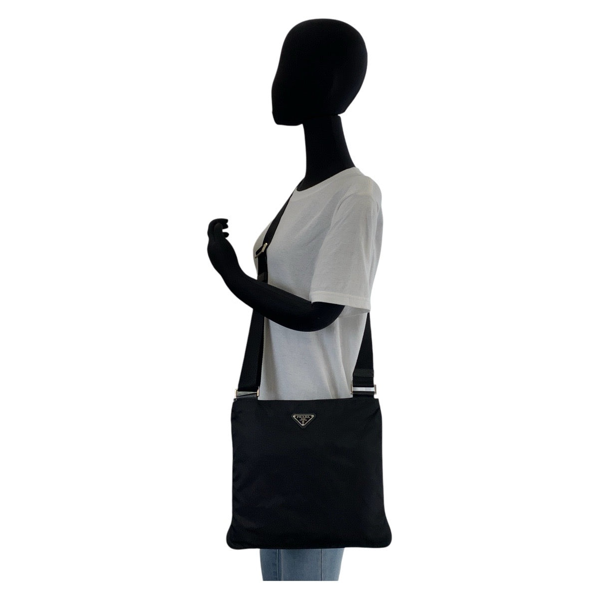 18702
PRADA プラダ テスート 三角ロゴプレート ブラック 黒 シルバー金具 ナイロン ショルダーバッグ メッセンジャーバッグ  レディース ABP40