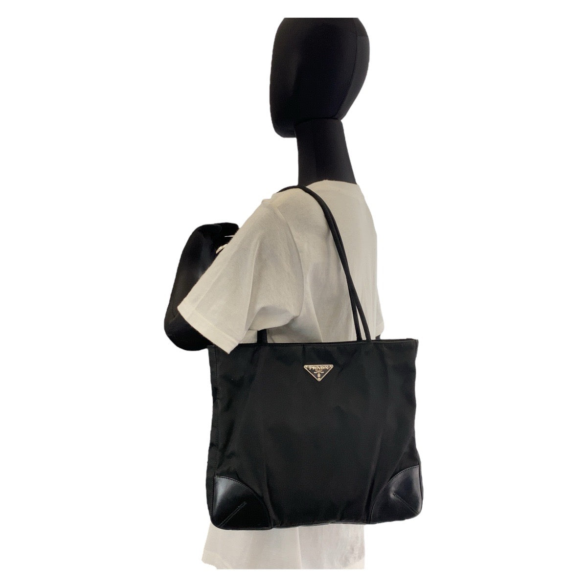18709
PRADA プラダ テスート 三角ロゴプレート ブラック 黒 シルバー金具 ナイロン トートバッグ ショルダーバッグ  レディース ABP40