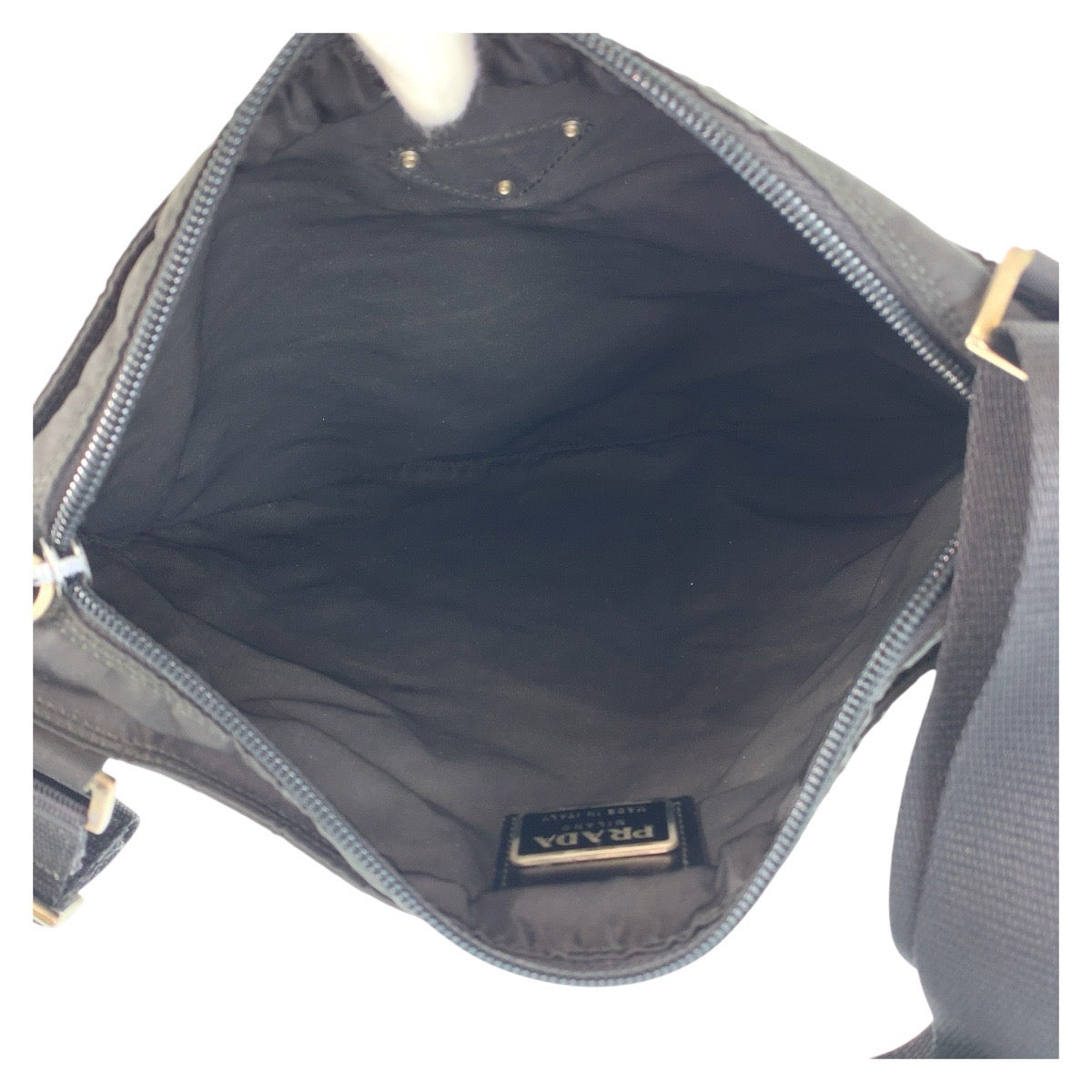 18724
PRADA プラダ テスート 三角ロゴプレート ブラック 黒 シルバー金具 ナイロン ショルダーバッグ メッセンジャーバッグ  レディース ABP39