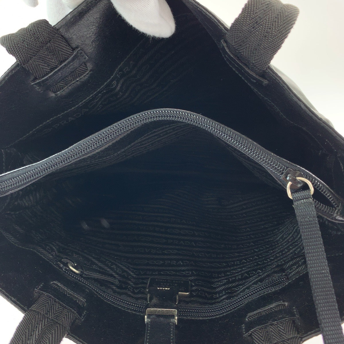 18727
PRADA プラダ テスート ブラック 黒 シルバー金具 ナイロン トートバッグ ショルダーバッグ  レディース AB42