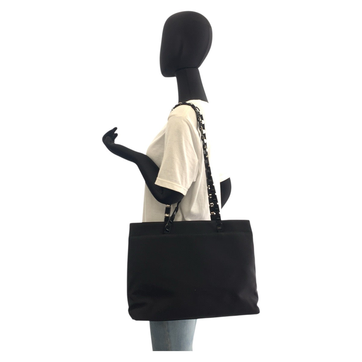 18766
Salvatore Ferragamo サルヴァトーレフェラガモ ヴァラ ブラック 黒 シルバー金具 ナイロン AU-21 8803 トートバッグ ショルダーバッグ  レディース A14