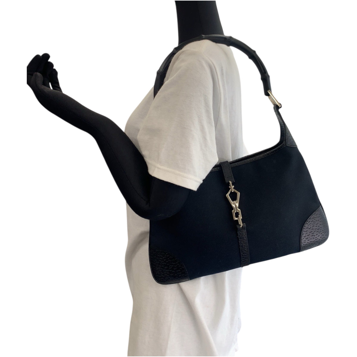 18769
GUCCI グッチ バンブー ブラック 黒 シルバー金具 GGキャンバス 001 4060 ショルダーバッグ 肩掛け  レディース A30