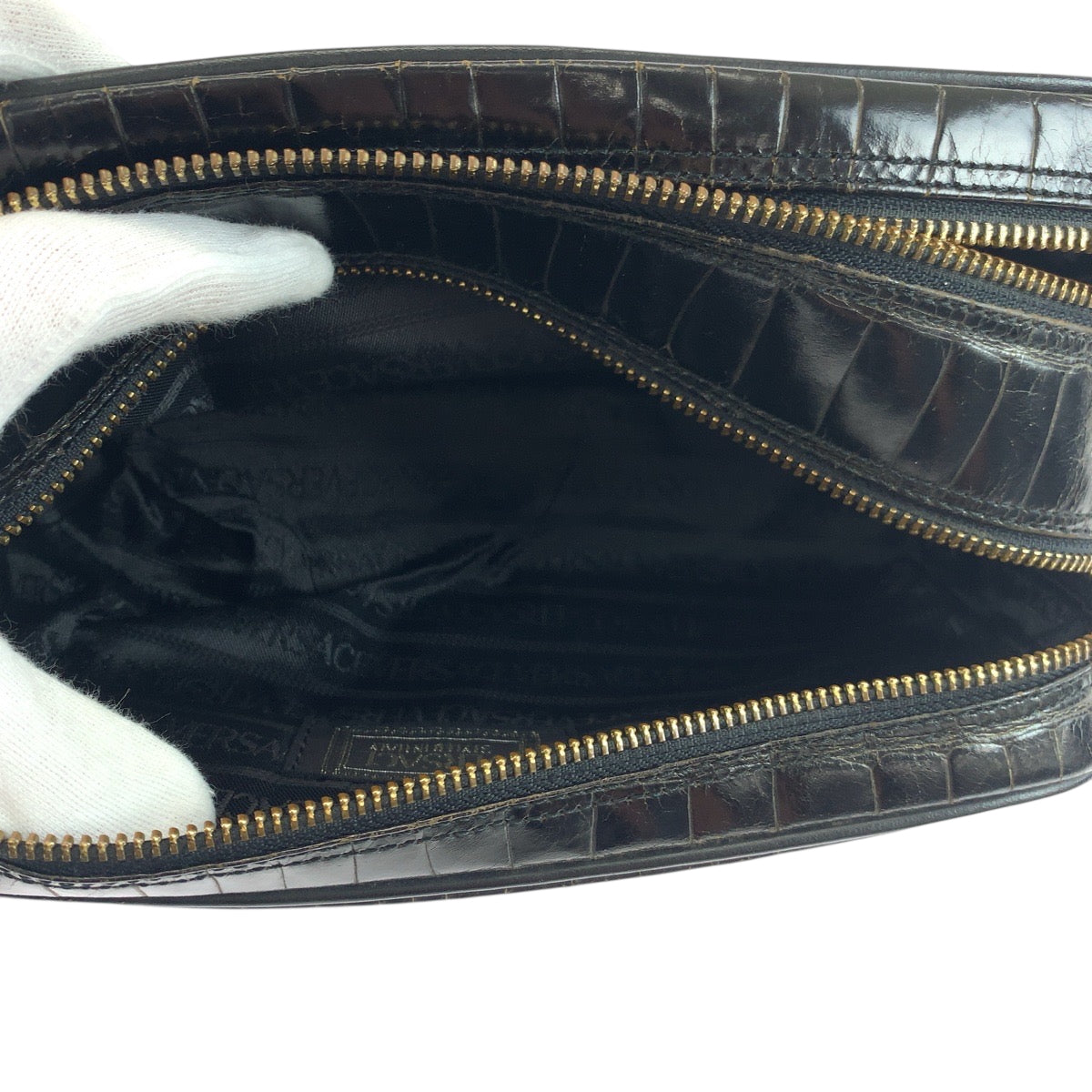 18771
VERSACE ヴェルサーチ ヴィンテージ クロコ型押し サンバースト ブラック 黒 ゴールド金具 レザー クラッチバッグ セカンドバッグ  メンズ AB30