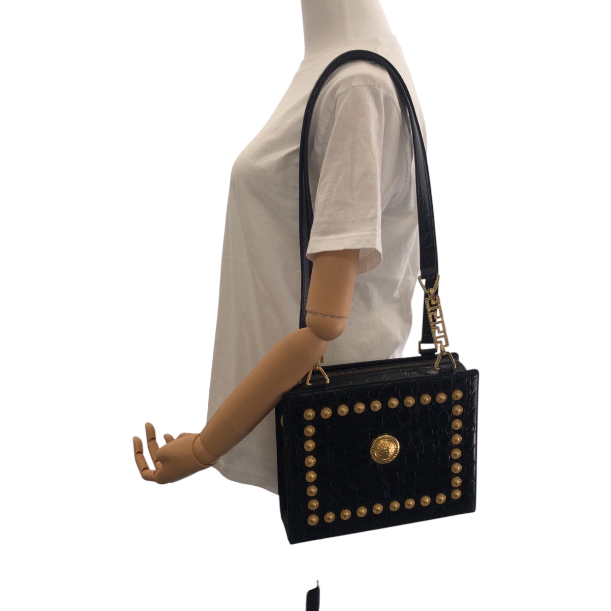 18774
VERSACE Vintage Croc Embossed Sunburst Black Gold Hardware Leather Shoulder Bag Tote Bag Ladies ABP60