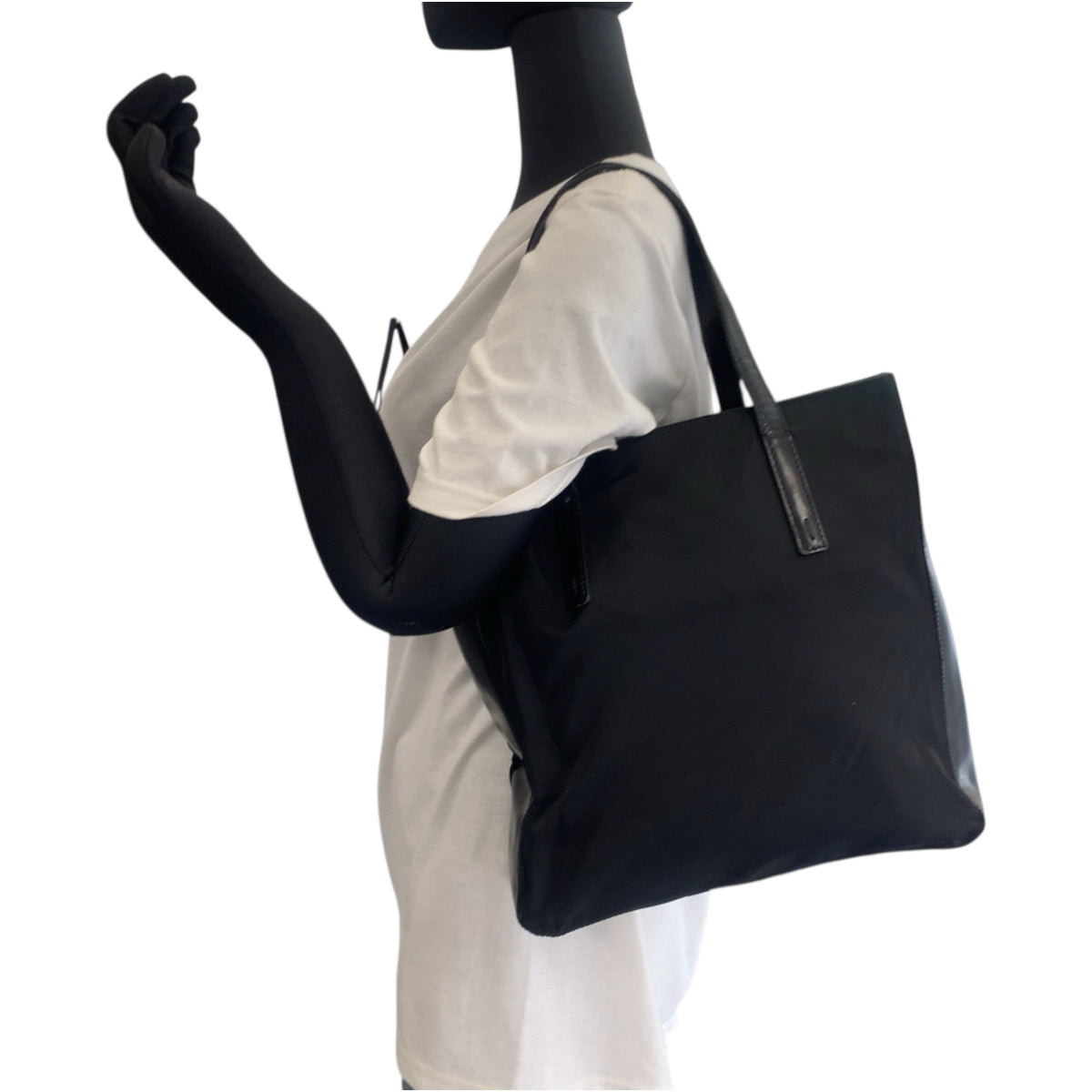 18776
PRADA プラダ テスート ロゴ ブラック 黒 シルバー金具 ナイロン / パテントレザー トートバッグ ショルダーバッグ  レディース ABP18