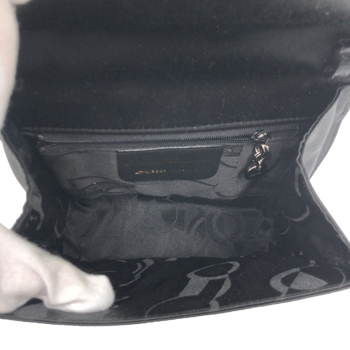 18786
Salvatore Ferragamo Vara Rhinestone Black Silver Hardware Satin Crossbody Shoulder Bag Pochette Ladies ABP40