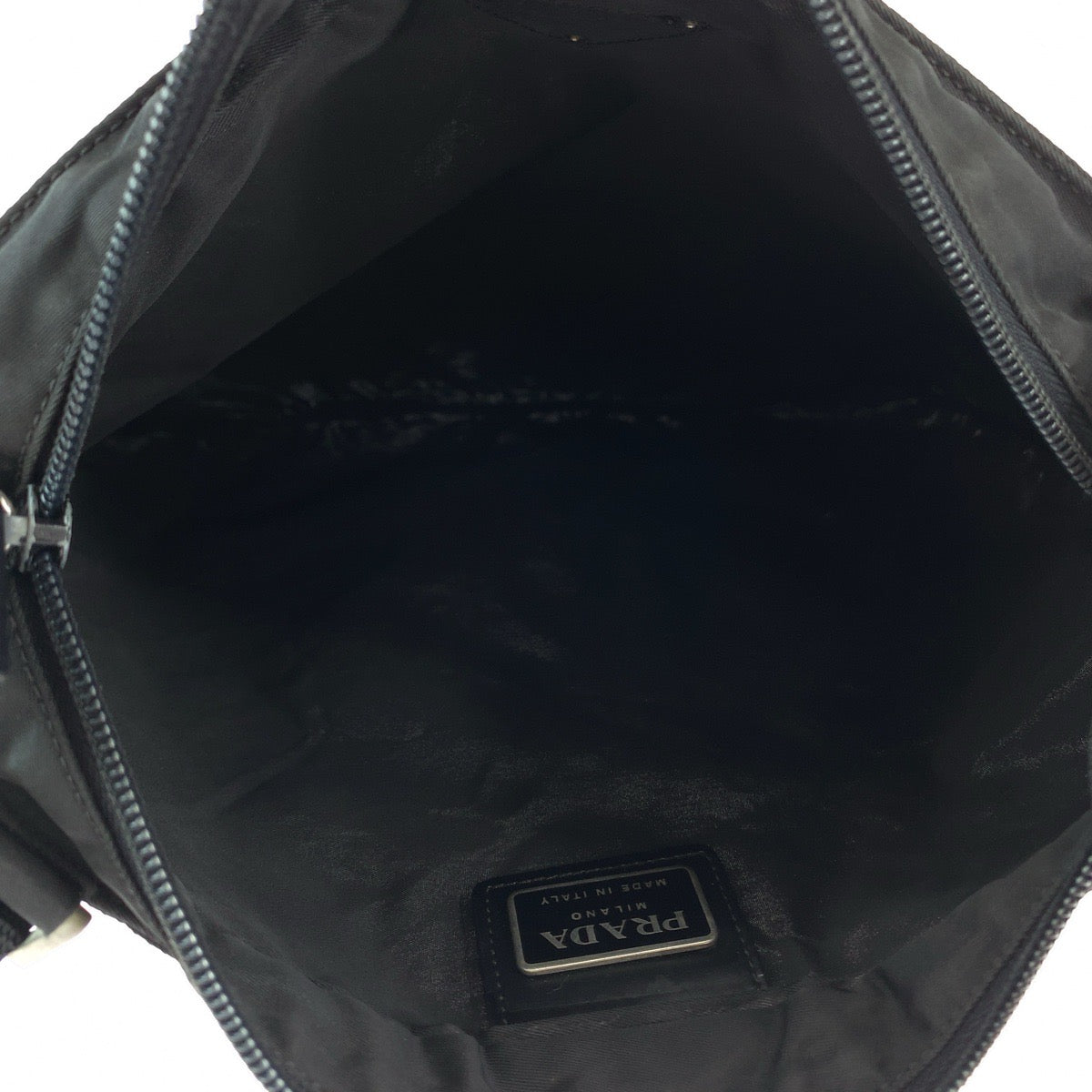 18823
PRADA プラダ テスート 三角ロゴプレート ブラック 黒 シルバー金具 ナイロン ショルダーバッグ メッセンジャーバッグ  レディース ABP41