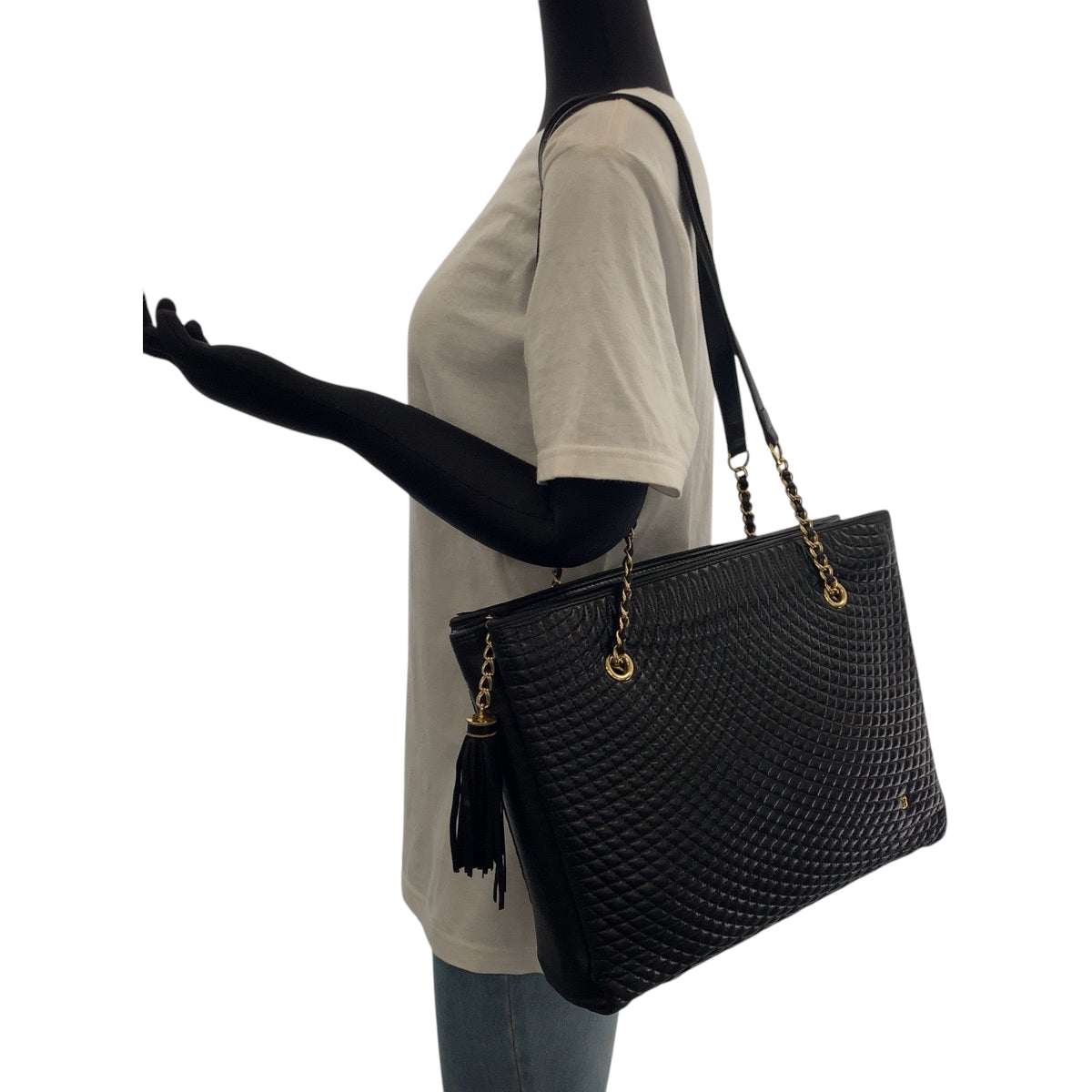 18824
BALLY バリー ヴィンテージ キルティング フリンジ ブラック 黒 ゴールド金具 レザー チェーントートバッグ ショルダーバッグ  レディース AB17