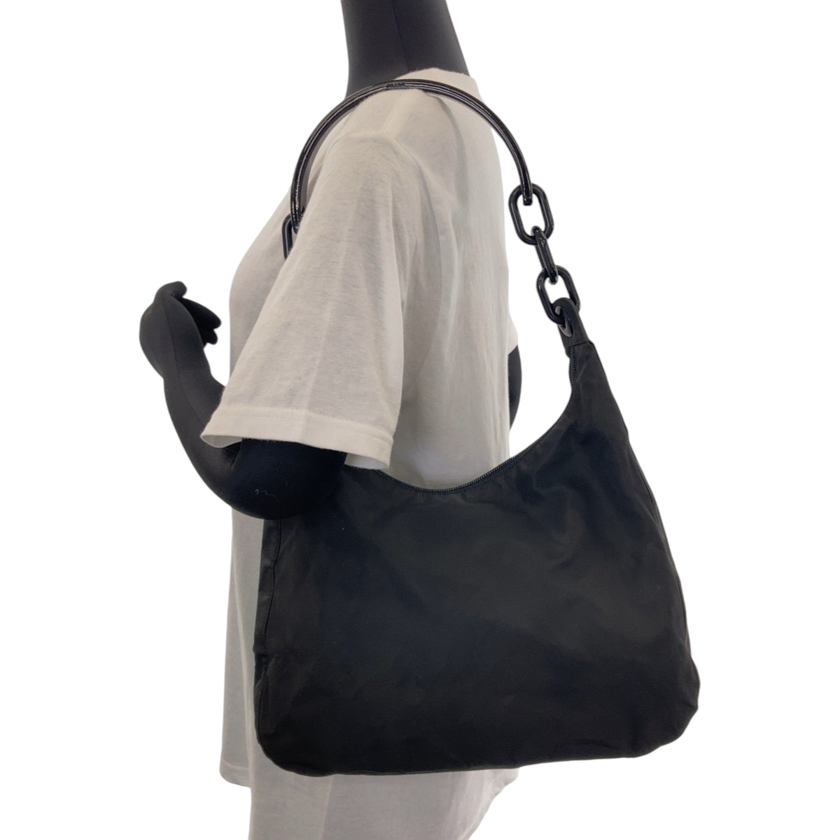 18830
PRADA プラダ テスート 三角ロゴプレート ブラック 黒 シルバー金具 ナイロン ワンショルダーバッグ プラハンドル  レディース AB39