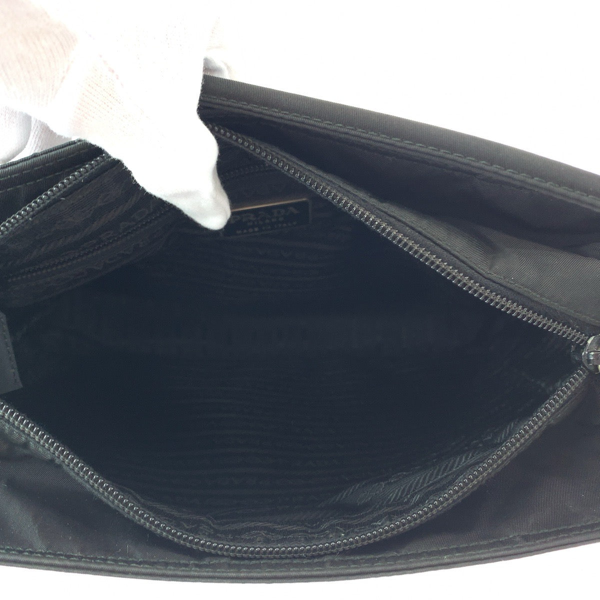 18832
PRADA プラダ テスート 三角ロゴプレート ブラック 黒 シルバー金具 ナイロン トートバッグ ショルダーバッグ  レディース ABP39