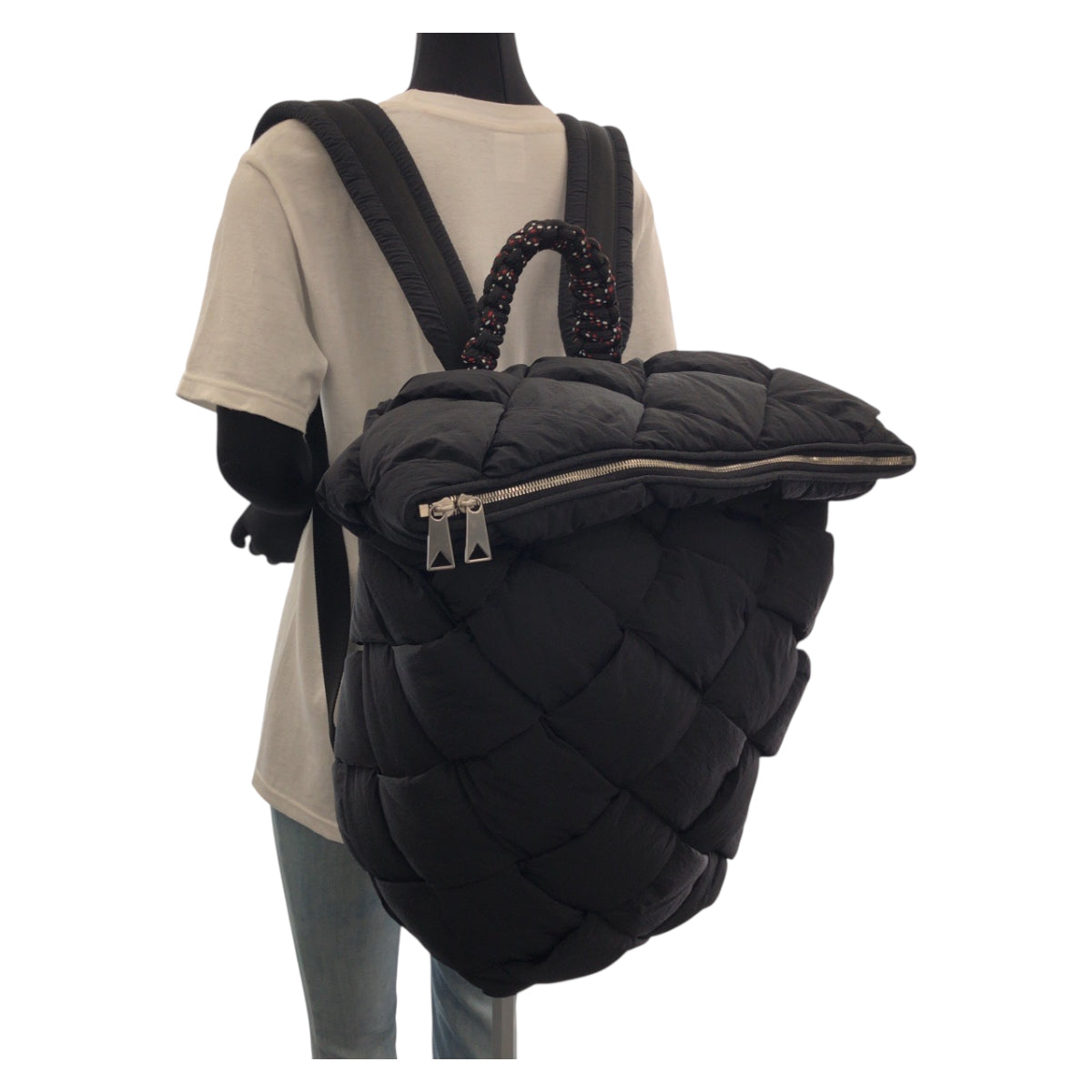 18863
BOTTEGAVENETA ボッテガヴェネタ パテッド イントレチャート ブラック 黒 シルバー金具 ナイロン P02326207S リュックサック バックパック  メンズ A168