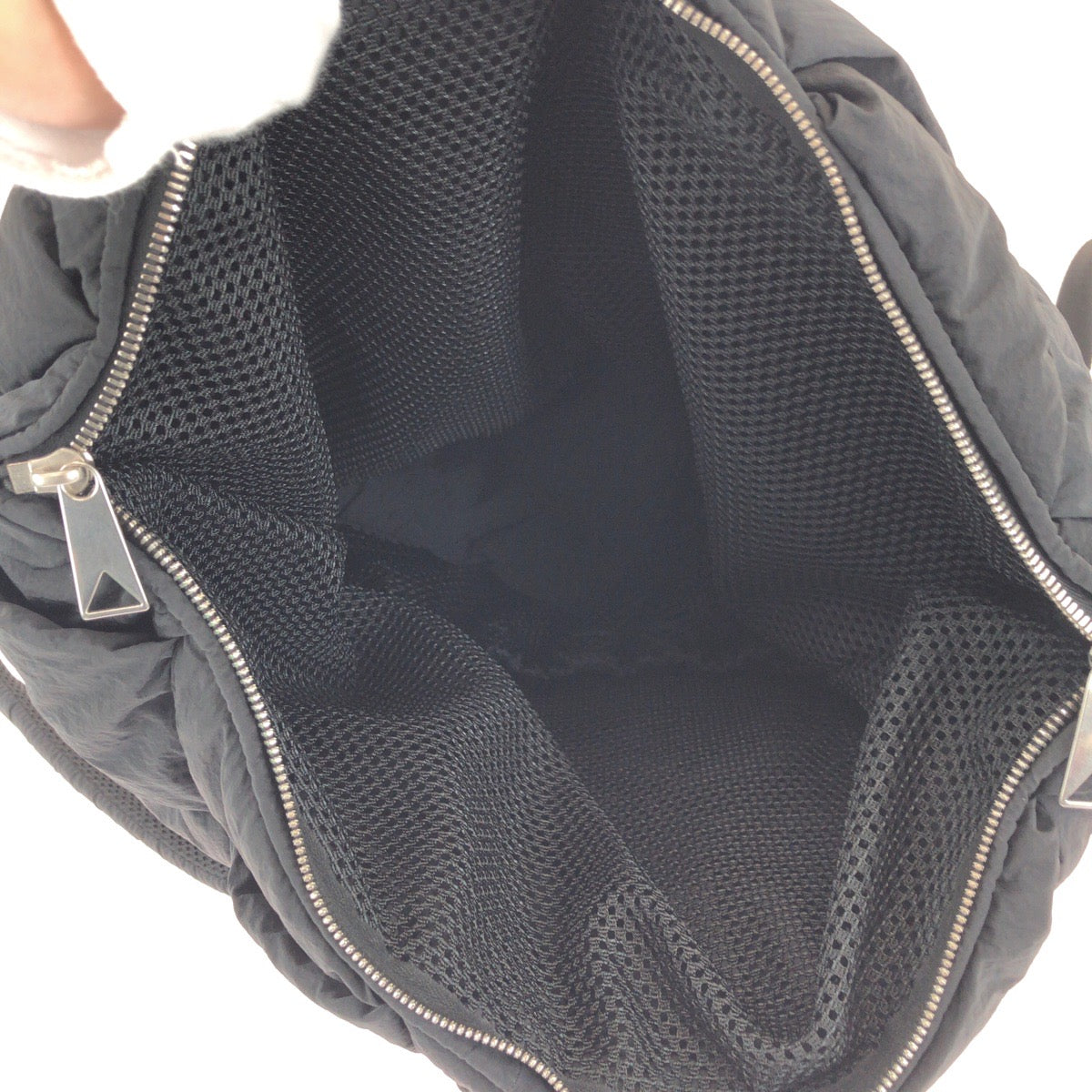18863
BOTTEGAVENETA ボッテガヴェネタ パテッド イントレチャート ブラック 黒 シルバー金具 ナイロン P02326207S リュックサック バックパック  メンズ A168