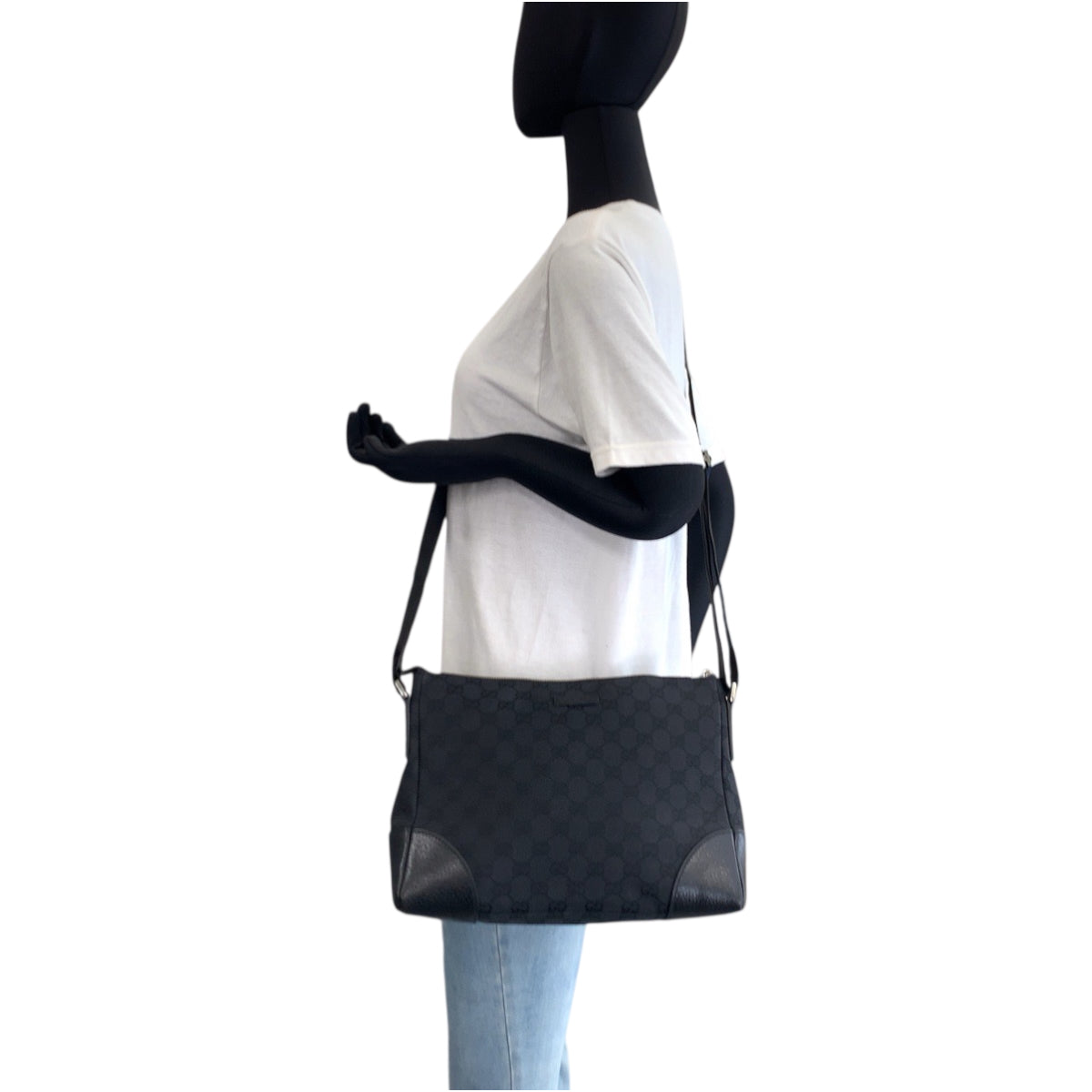 18879
GUCCI グッチ ブラック 黒 シルバー金具 GGキャンバス 114273 ショルダーバッグ 斜め掛け  レディース A
