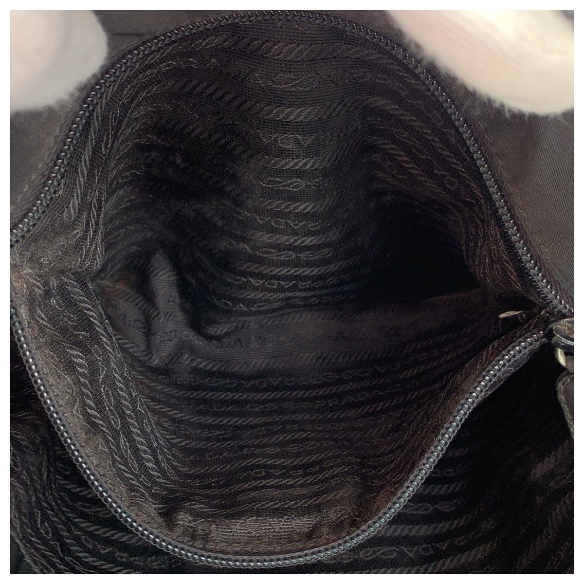 18882
PRADA プラダ テスート 三角ロゴプレート ブラック 黒 シルバー金具 ナイロン トートバッグ ショルダーバッグ  レディース ABP34