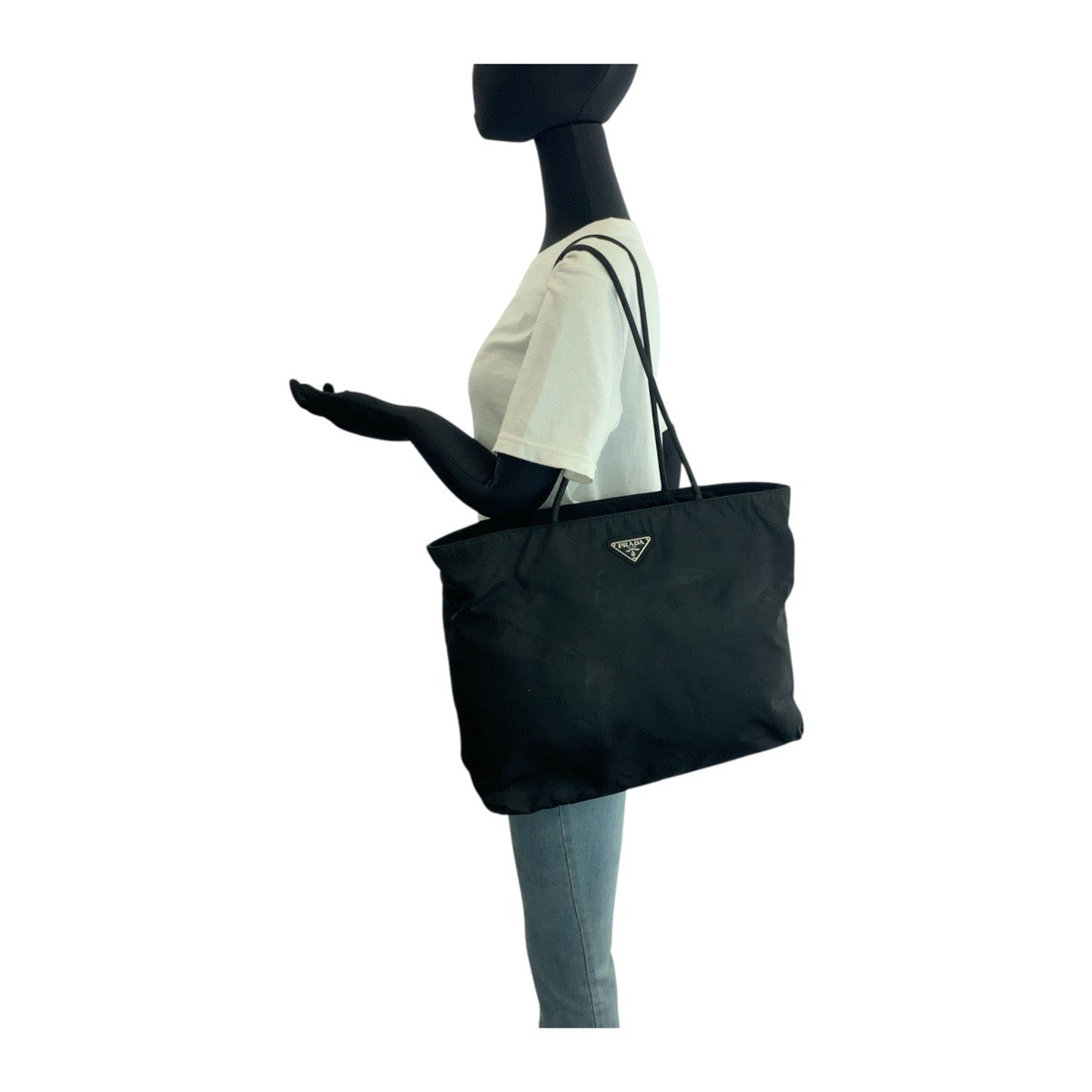 18901
PRADA プラダ テスート 三角ロゴプレート ブラック 黒 シルバー金具 ナイロン 110  ショルダーバッグ トートバッグ  レディース AB38