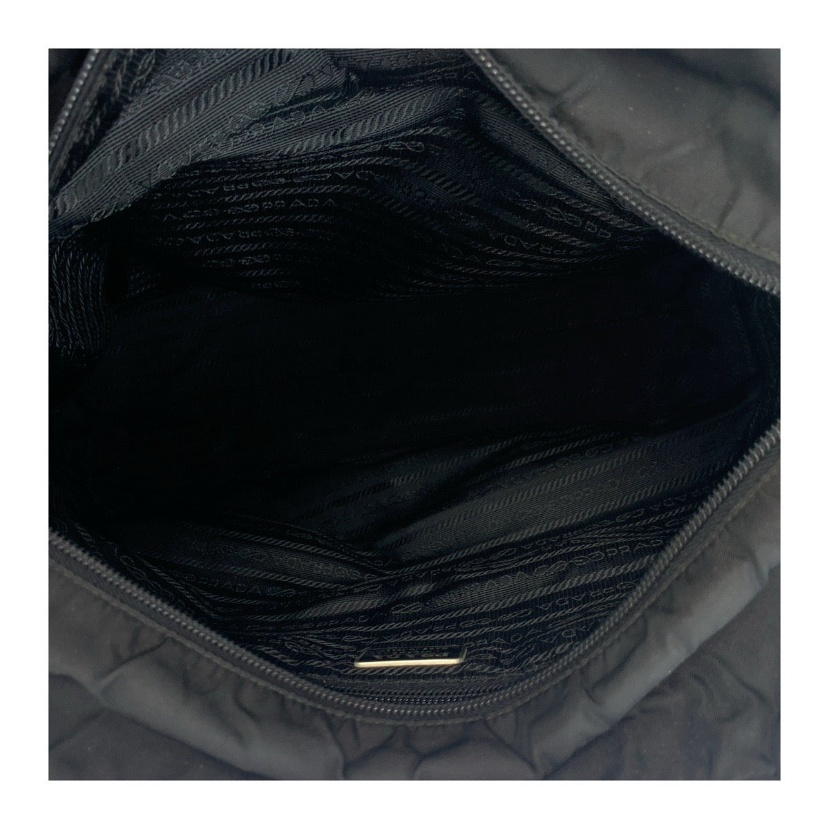 18901
PRADA プラダ テスート 三角ロゴプレート ブラック 黒 シルバー金具 ナイロン 110  ショルダーバッグ トートバッグ  レディース AB38