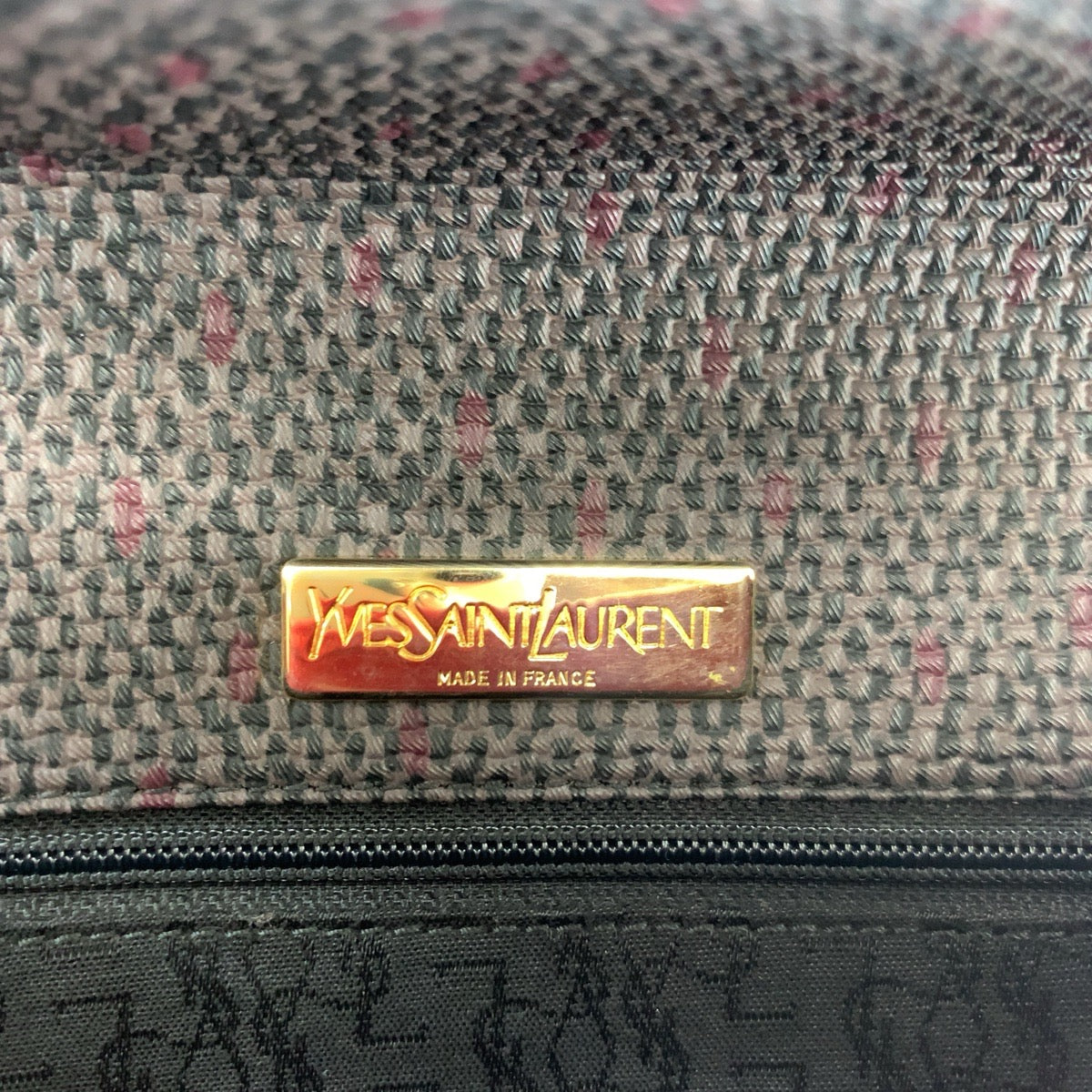 18907
YVES SAINT LAURENT イヴ サンローラン ヴィンテージ YSLロゴ レッド パープル ゴールド金具 レザー / キャンバス ショルダーバッグ 斜め掛け レディース A38