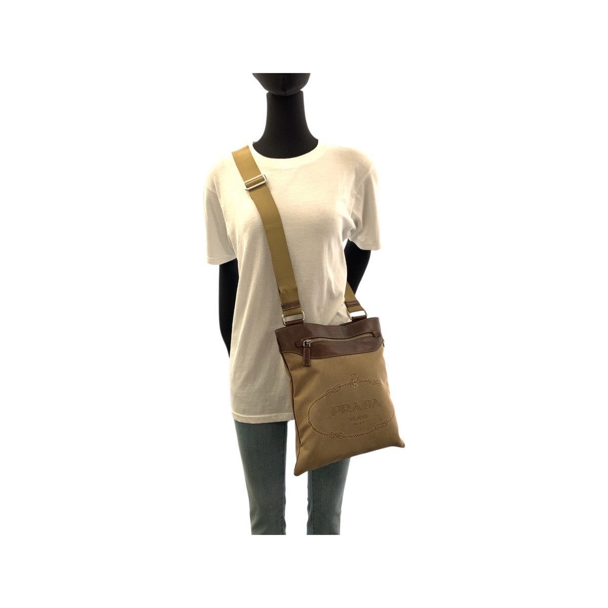 18913
PRADA プラダ ロゴジャガード ベージュ ブラウン シルバー金具 キャンバス / レザー ショルダーバッグ メッセンジャーバッグ  レディース AB27