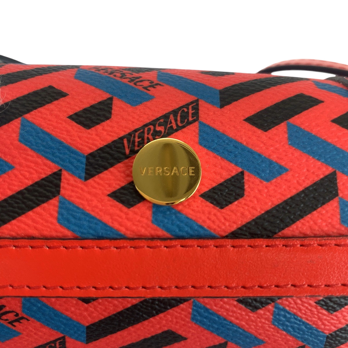 18916
VERSACE ヴェルサーチ ラグレカシグネチャー レッド ブルー ブラック ゴールド金具 レザー ショルダーバッグ ミニバッグ  レディース A27