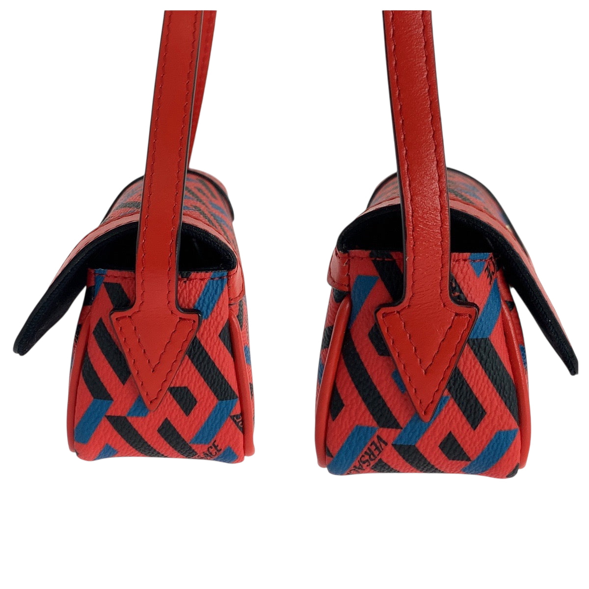 18916
VERSACE ヴェルサーチ ラグレカシグネチャー レッド ブルー ブラック ゴールド金具 レザー ショルダーバッグ ミニバッグ  レディース A27
