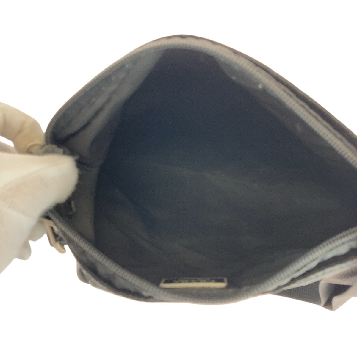 18926
PRADA プラダ テスート 三角ロゴプレート ブラック 黒 シルバー金具 ナイロン ショルダーバッグ ポシェット  レディース ABP