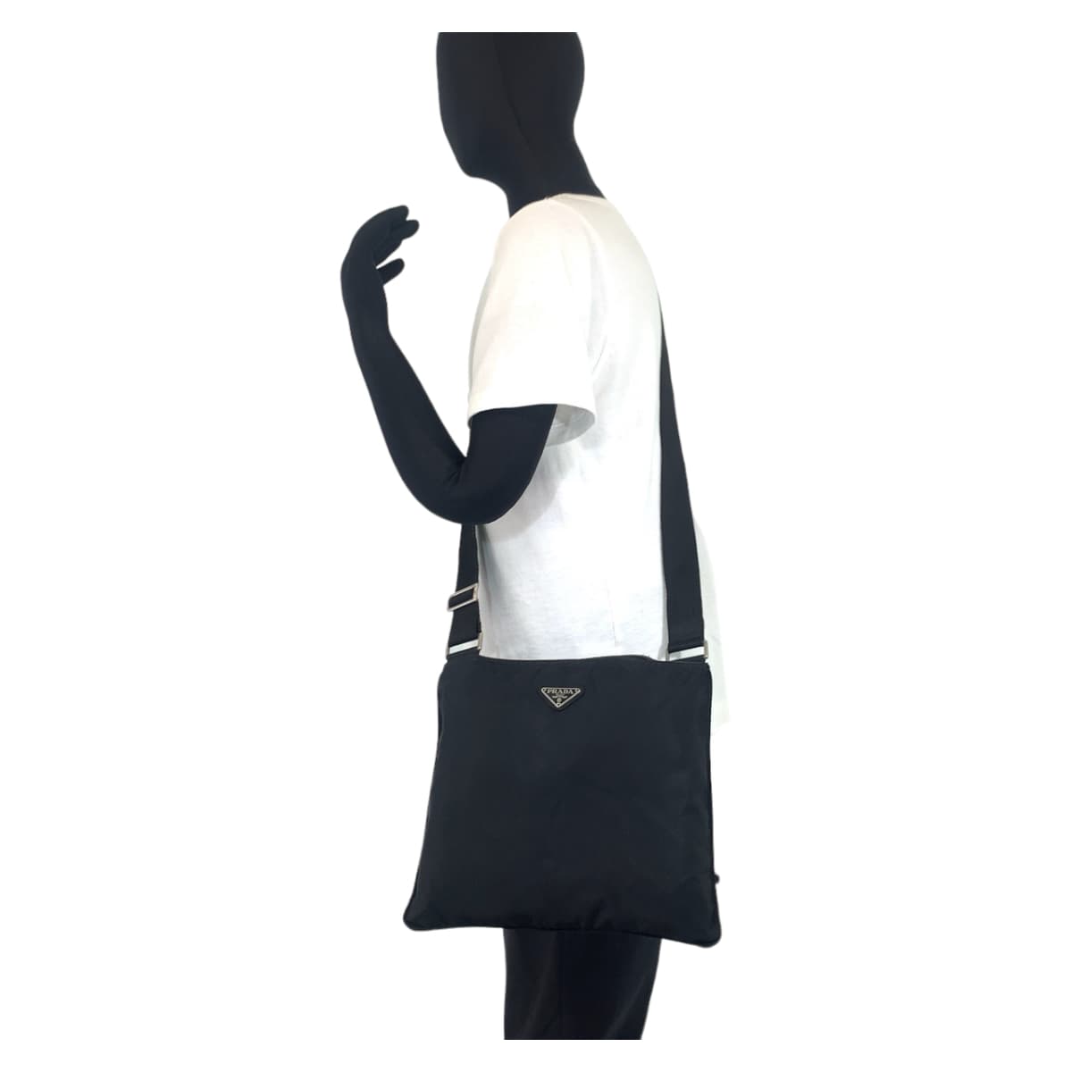 18930
PRADA プラダ テスート 三角ロゴプレート ブラック 黒 シルバー金具 ナイロン ショルダーバッグ メッセンジャーバッグ  メンズ AB