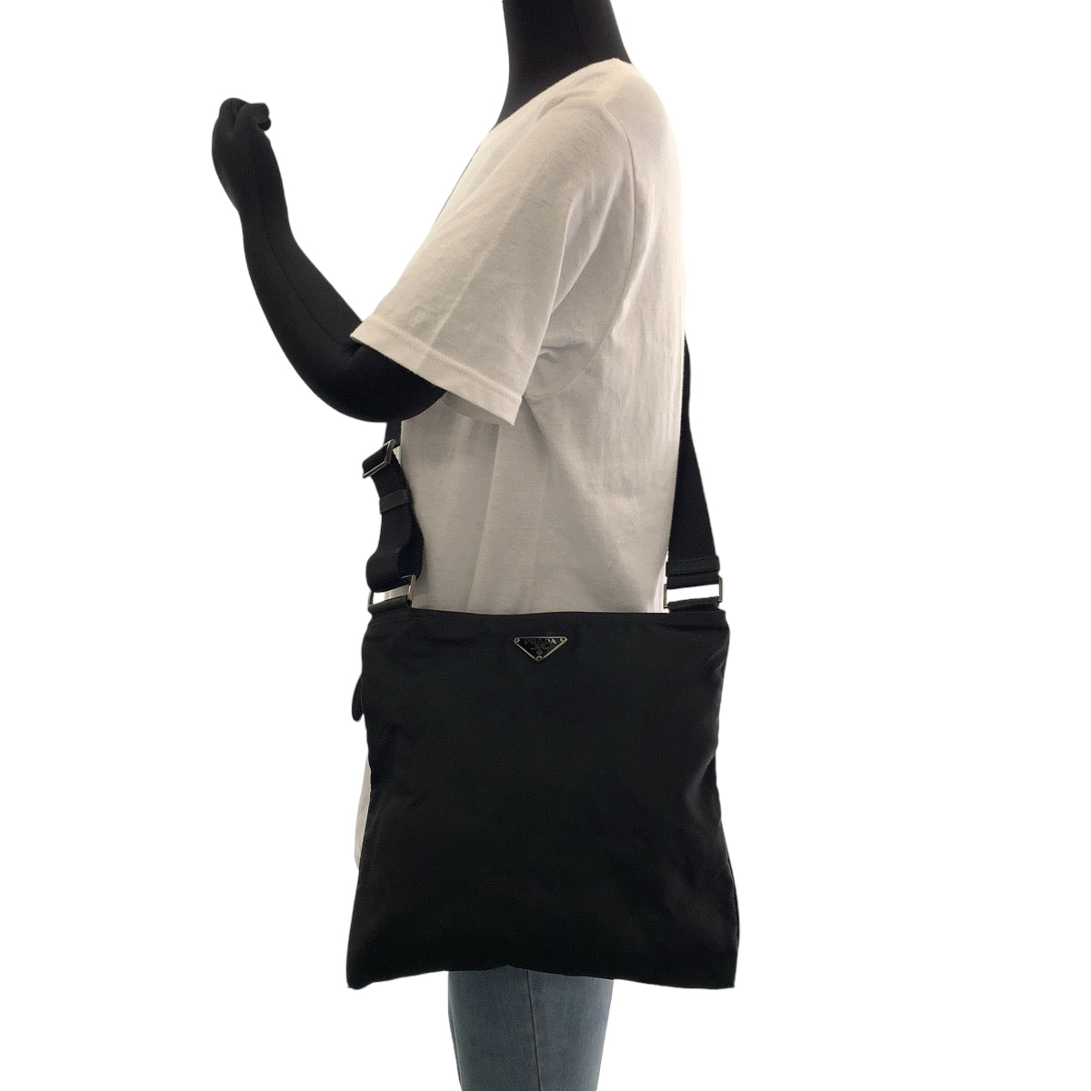 18942
PRADA プラダ テスート 三角ロゴプレート 男女兼用 ブラック 黒 シルバー金具 ナイロン ショルダーバッグ サコッシュ ポシェット  メンズ AB