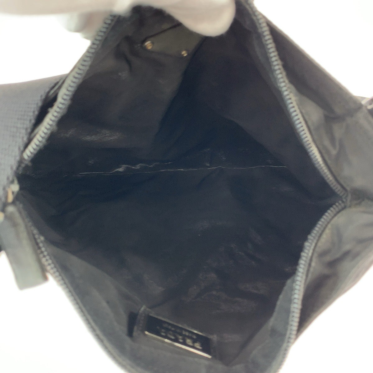 18942
PRADA プラダ テスート 三角ロゴプレート 男女兼用 ブラック 黒 シルバー金具 ナイロン ショルダーバッグ サコッシュ ポシェット  メンズ AB