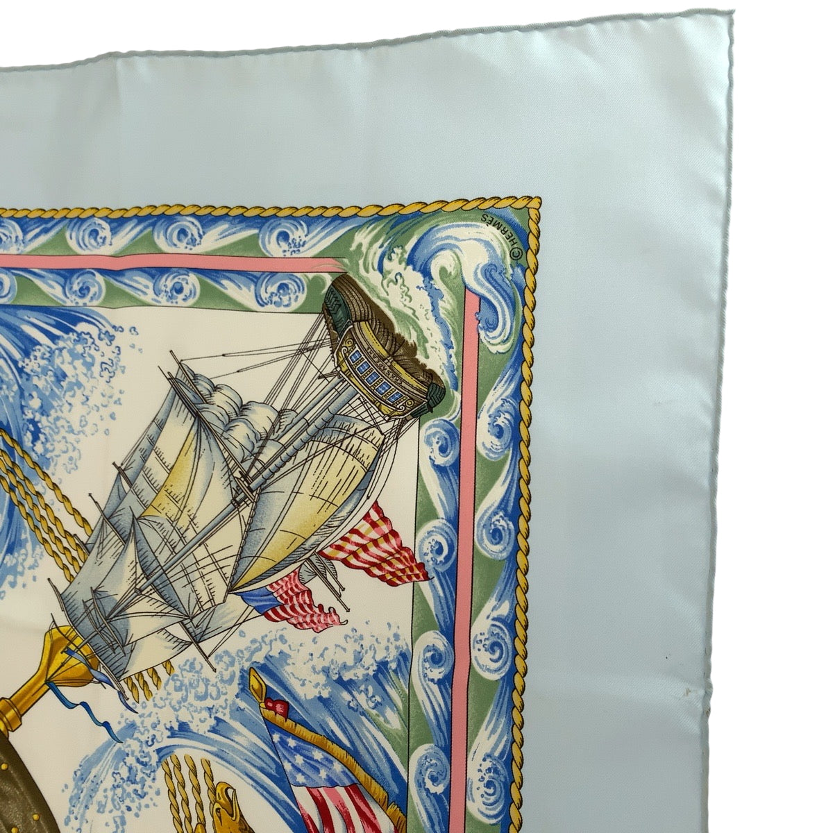 18958
HERMES エルメス カレ90 VIVE LE VENT ブルー マルチカラー シルク 大判スカーフ  レディース AB22