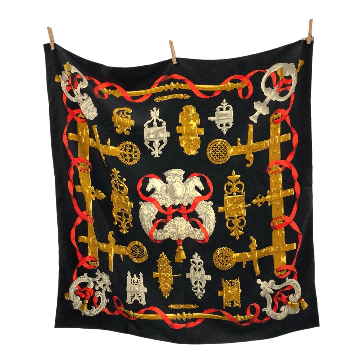 18959
HERMES エルメス FERRONNERIE カレ90 ブラック 黒 マルチカラー スカーフ 大判スカーフ レディース AB20