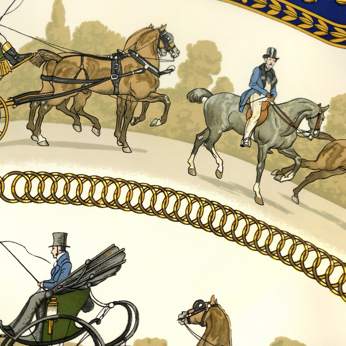 18961
HERMES エルメス カレ90 LA PROMENADE DE LONGCHAMPS ブルー マルチカラー シルク 大判スカーフ  レディース AB20