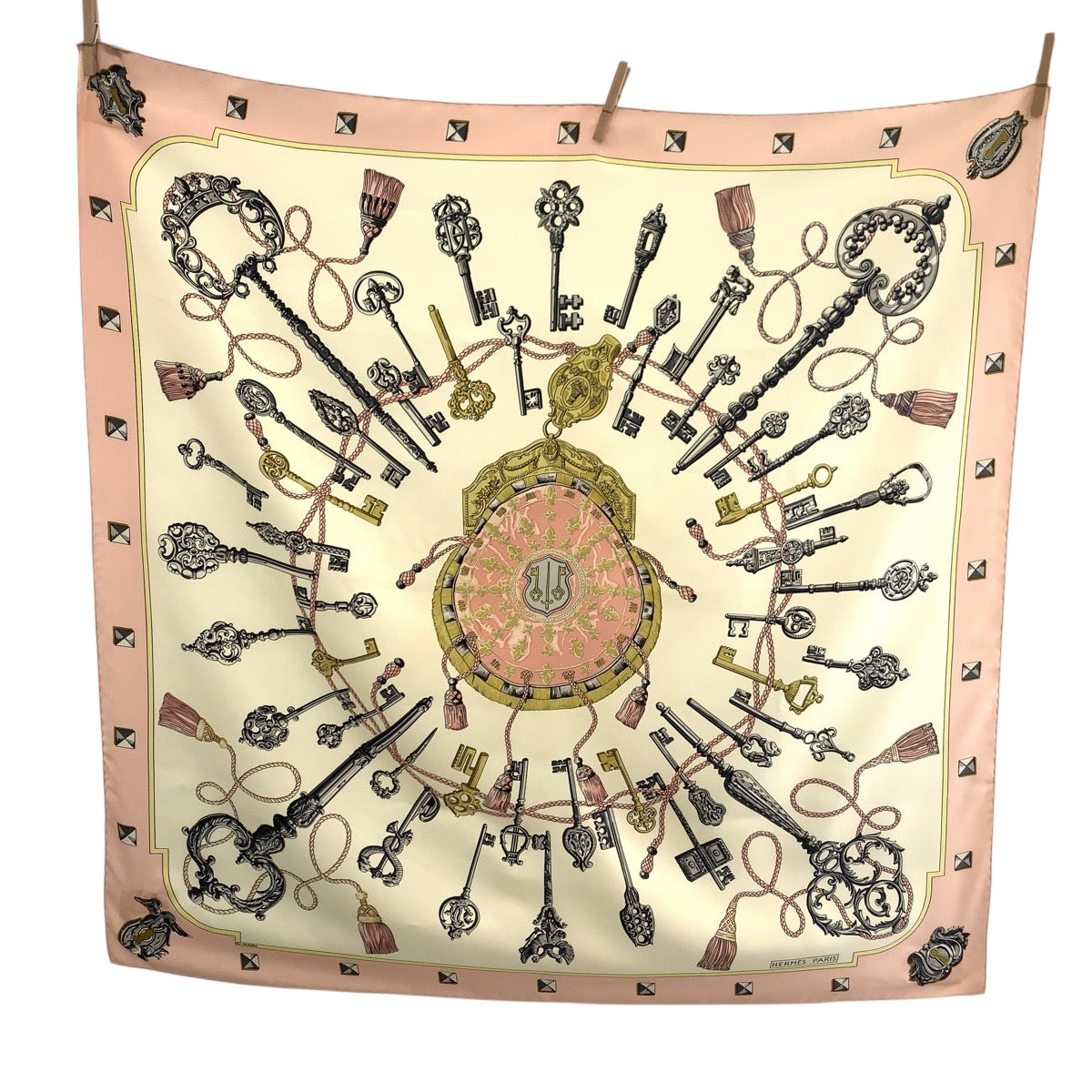 18963
HERMES エルメス カレ90 LES CLES ピンク マルチカラー シルク 大判スカーフ  レディース A22