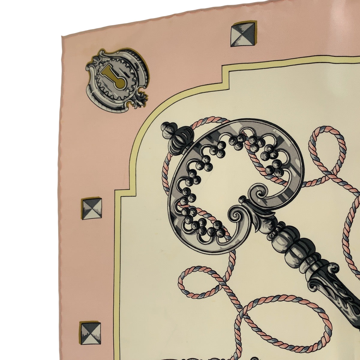 18963
HERMES エルメス カレ90 LES CLES ピンク マルチカラー シルク 大判スカーフ  レディース A22