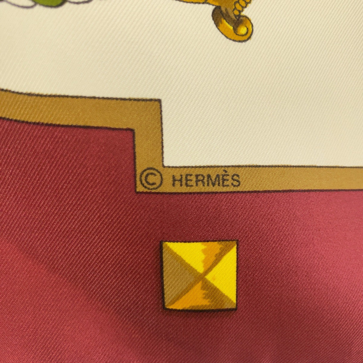18964
HERMES エルメス カレ90 LESCLES ゴールド マルチカラー シルク スカーフ レディース AB19