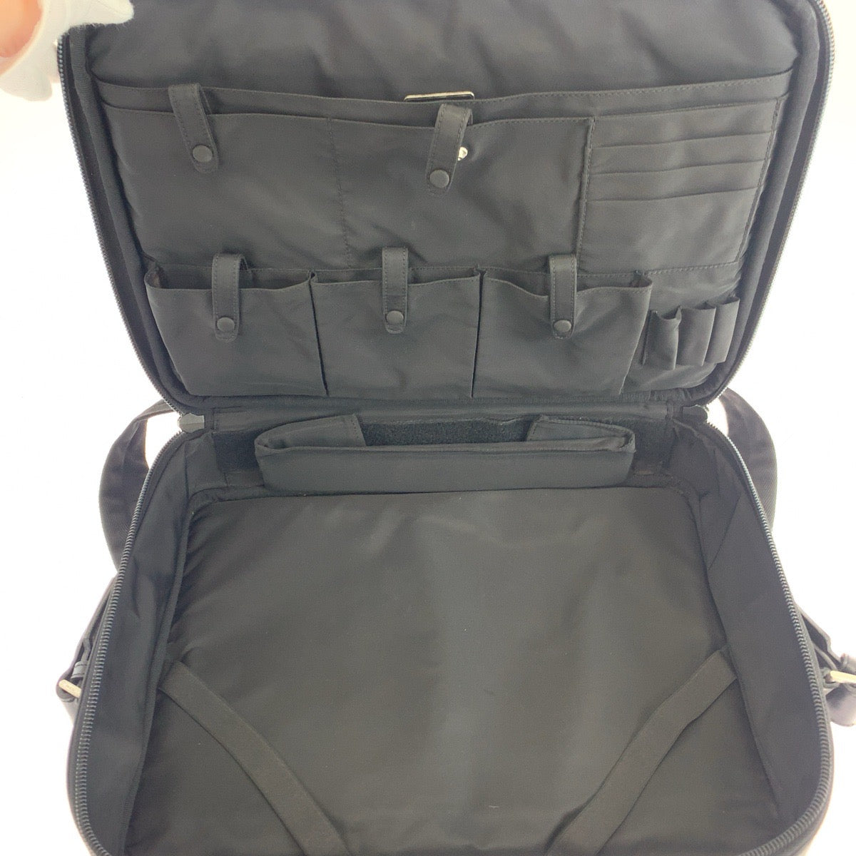 19015
PRADA プラダ テスート 三角ロゴプレート ブラック 黒 シルバー金具 ナイロン ショルダーバッグ ビジネスバッグ  メンズ ABP38