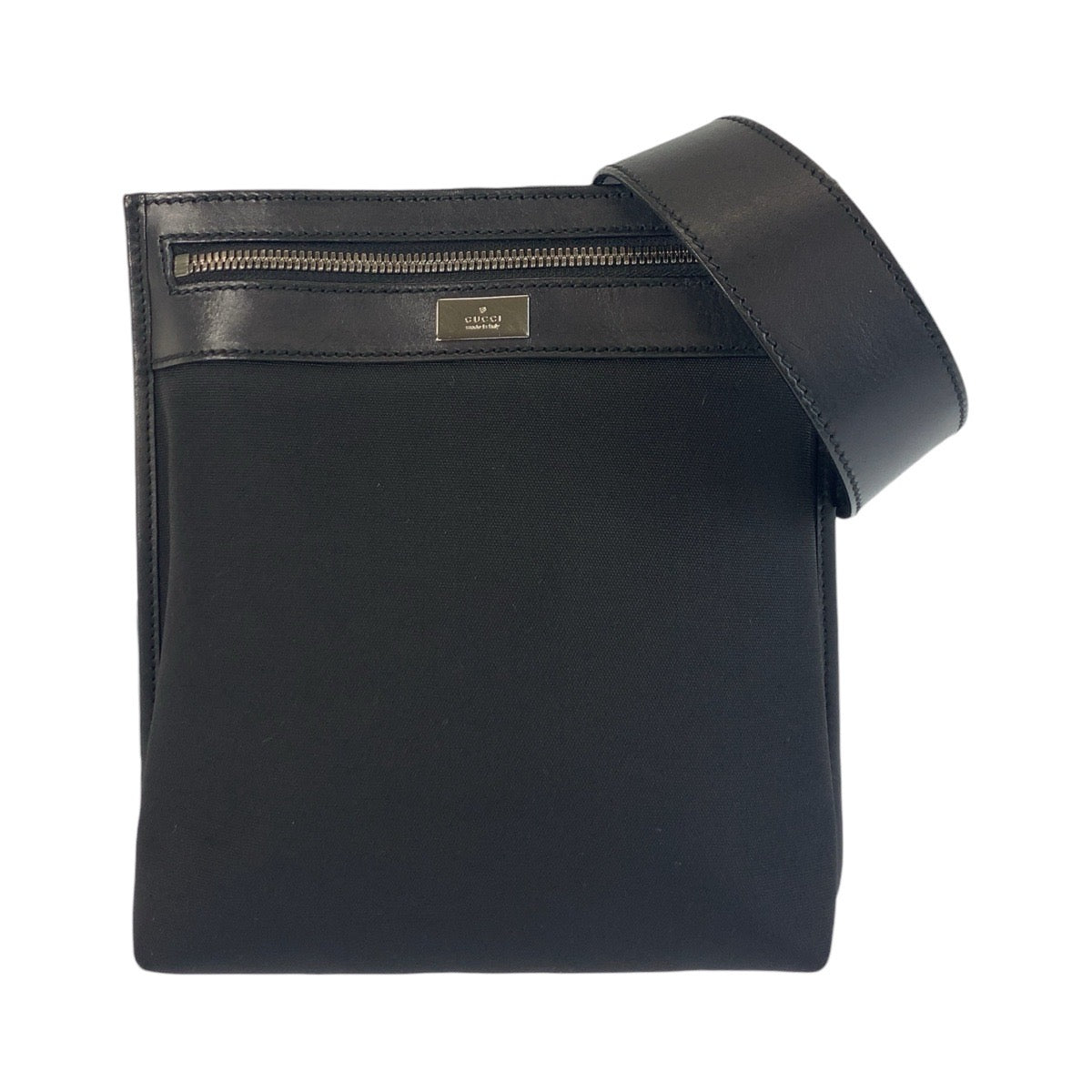 19020
GUCCI グッチ ブラック 黒 シルバー金具 ナイロン / レザー 92562 ショルダーバッグ ポシェット  レディース A31