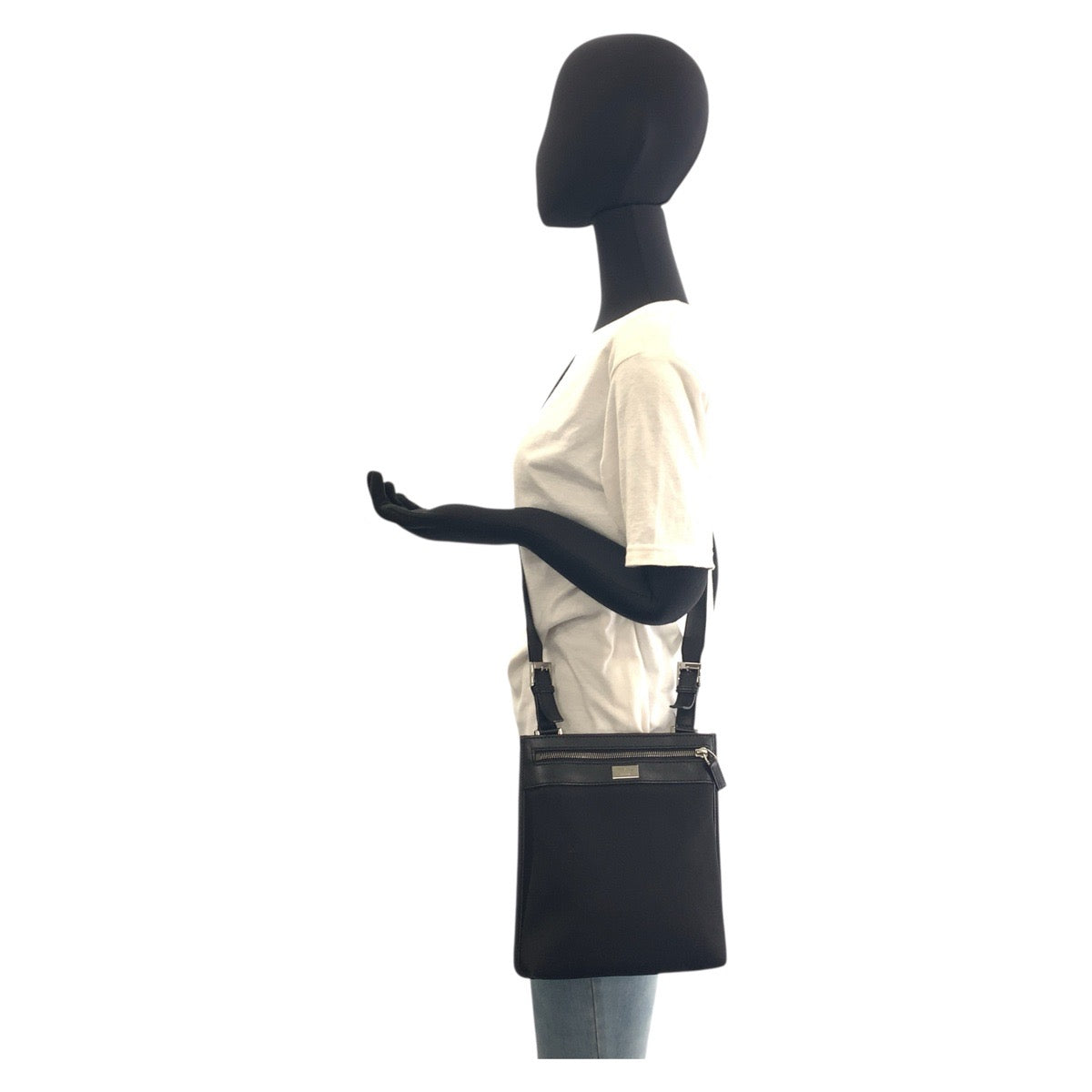 19020
GUCCI グッチ ブラック 黒 シルバー金具 ナイロン / レザー 92562 ショルダーバッグ ポシェット  レディース A31