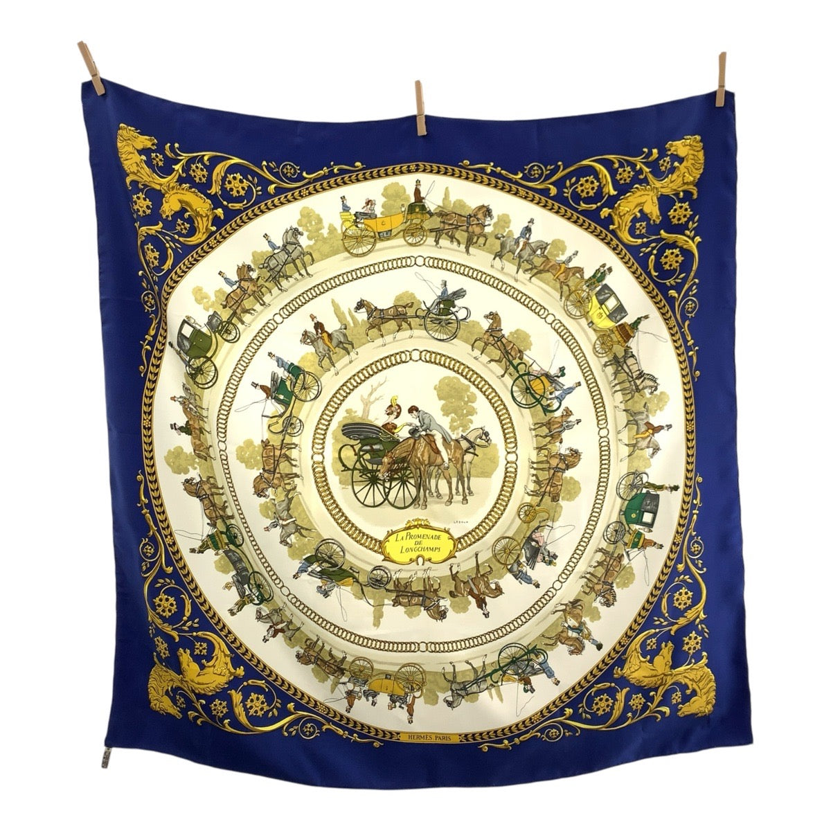 19029
HERMES エルメス La Promenade de Longchamps カレ90 ブルー マルチカラー シルク スカーフ 大判スカーフ レディース AB16