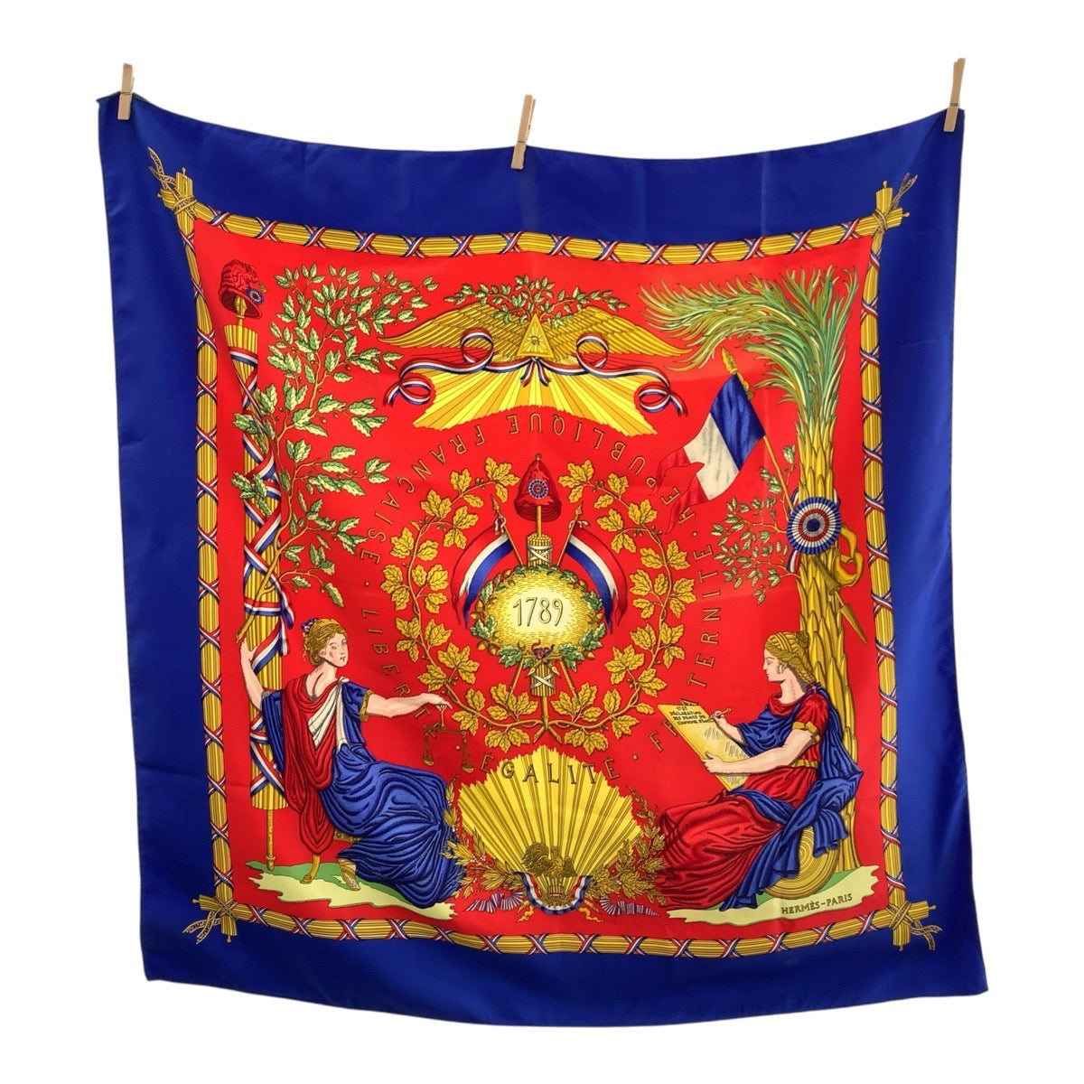 19042
HERMES エルメス 1789 LIBERTE EGALITE FRATERNITE REPUBLIQ カレ90 レッド ブルー マルチカラー シルク スカーフ 大判スカーフ  レディース ABP20