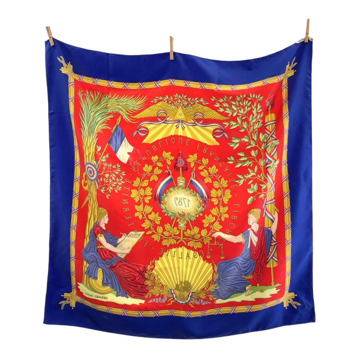 19042
HERMES エルメス 1789 LIBERTE EGALITE FRATERNITE REPUBLIQ カレ90 レッド ブルー マルチカラー シルク スカーフ 大判スカーフ  レディース ABP20