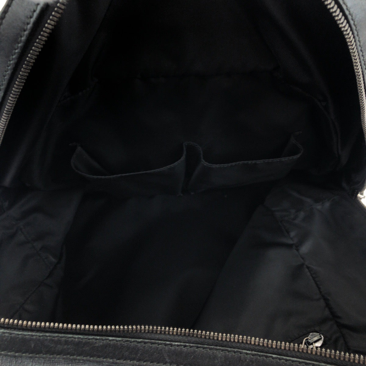 19054
GUCCI グッチ ブラック 黒 グレー シルバー金具 GGスプリームキャンバス 322069 リュックサック バックパック  メンズ ABP75
